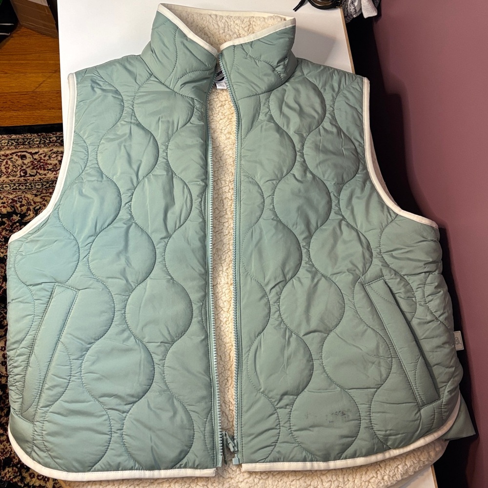 Lou & Grey Cozy Cream Sherpa Vest